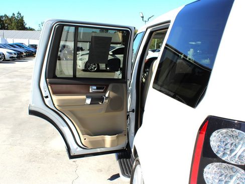 Used 2016 Land Rover LR4 HSE image 37