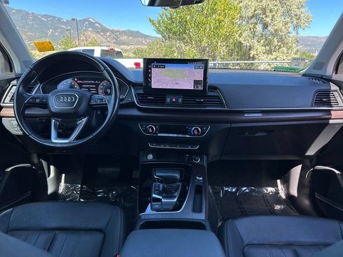 Used 2021 Audi Q5 2.0T Premium Plus w/ Premium Plus Package AWD/4WD image 6