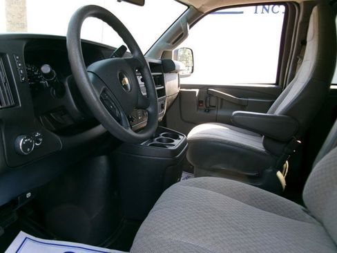 Used 2018 Chevrolet Express 3500 LT w/ LT Preferred Equipment Group RWD image 10