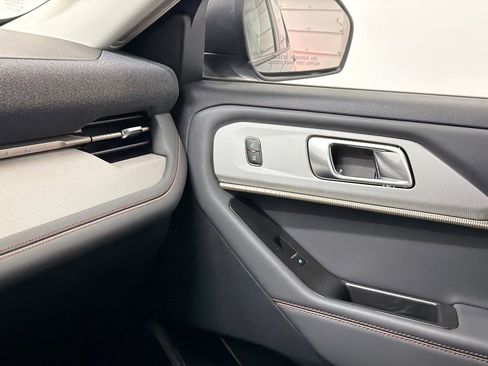 New 2026 Ford Explorer Active w/ Active Comfort Package image 33