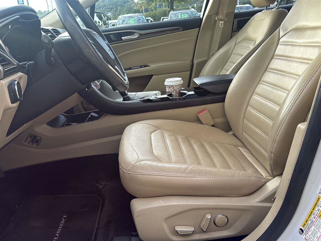 Used 2014 Ford Fusion SE w/ Equipment Group 502A FWD image 18