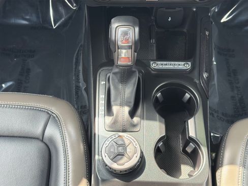 Used 2025 Ford Bronco Outer Banks AWD/4WD image 31