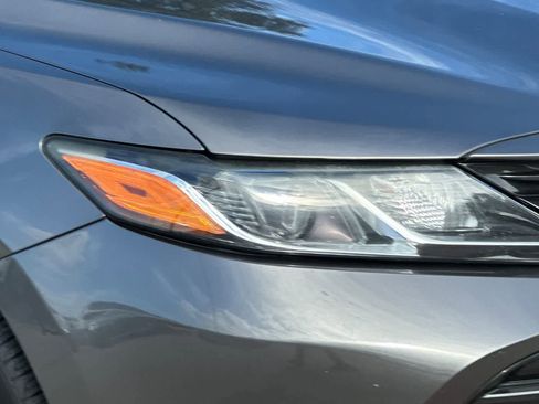 Used 2018 Toyota Camry LE FWD image 31