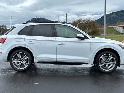 Used 2025 Audi Q5 2.0T Premium w/ Convenience Plus Package AWD/4WD image 2