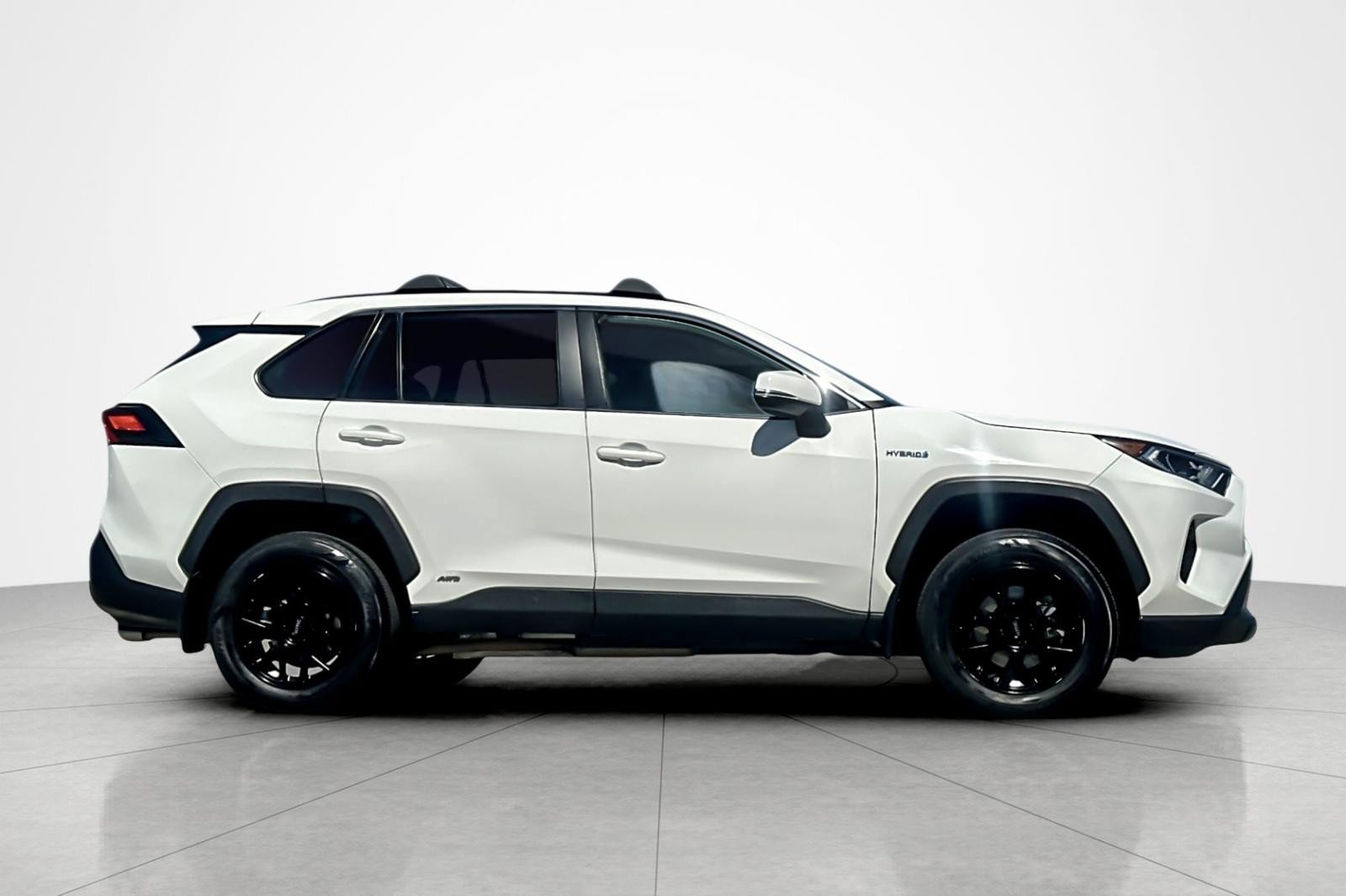 Certified 2021 Toyota RAV4 XLE w/ XLE Grade Weather Package AWD/4WD image 6