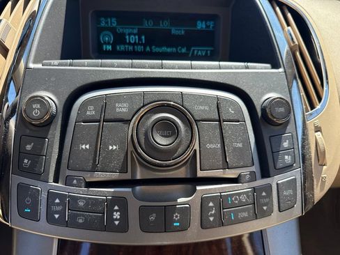 Used 2010 Buick LaCrosse CXL w/ Luxury Package FWD image 16
