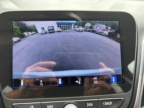 Used 2022 Chevrolet Equinox LT AWD/4WD image 32