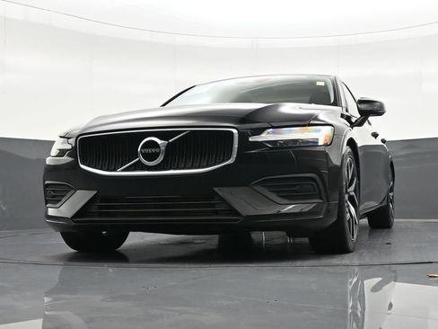 Used 2019 Volvo S60 T5 Momentum w/ Premium Package image 30