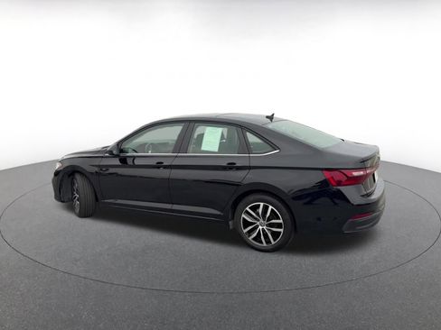 Used 2025 Volkswagen Jetta SE image 10