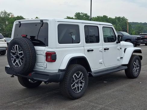 New 2026 Jeep Wrangler Unlimited Sahara AWD/4WD image 5