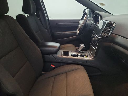 Used 2022 Jeep Grand Cherokee Laredo E image 21