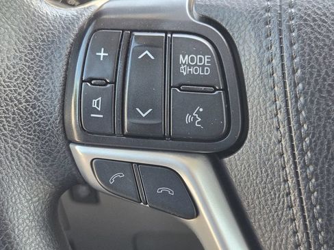 Used 2019 Toyota Sienna LE FWD image 22