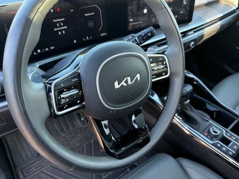Used 2024 Kia Sorento SX Prestige w/ Sage Leather Package AWD/4WD image 5