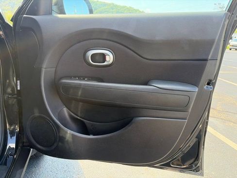Used 2019 Kia Soul FWD image 24