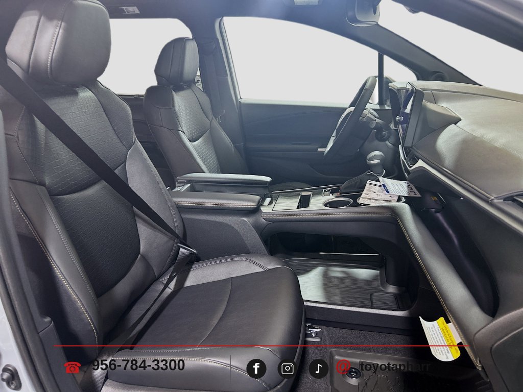 New 2026 Toyota Sienna XLE Woodland Edition AWD/4WD image 31