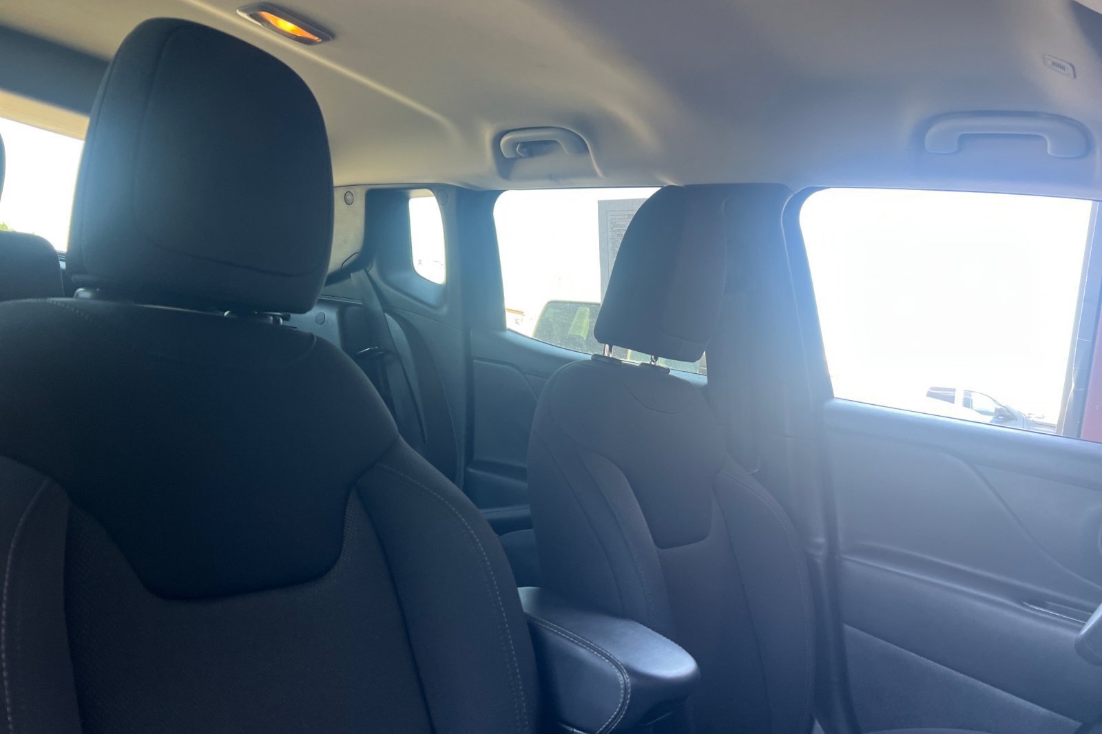 Used 2023 Jeep Renegade Latitude AWD/4WD image 20