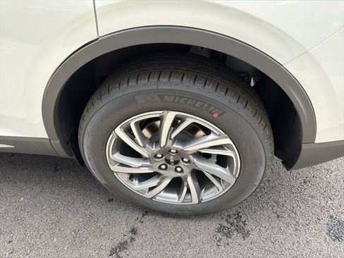 New 2026 Lincoln Corsair Premiere image 6