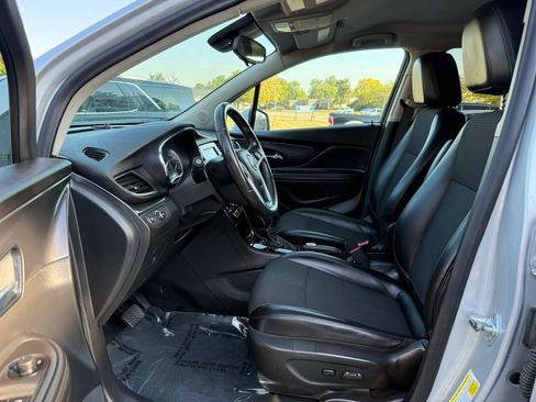 Used 2021 Buick Encore Preferred AWD/4WD image 11