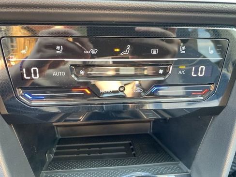 New 2025 Volkswagen Taos SEL AWD/4WD image 37