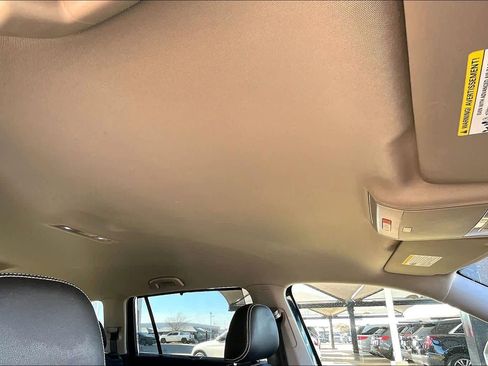 Used 2023 Volkswagen Atlas SE image 14