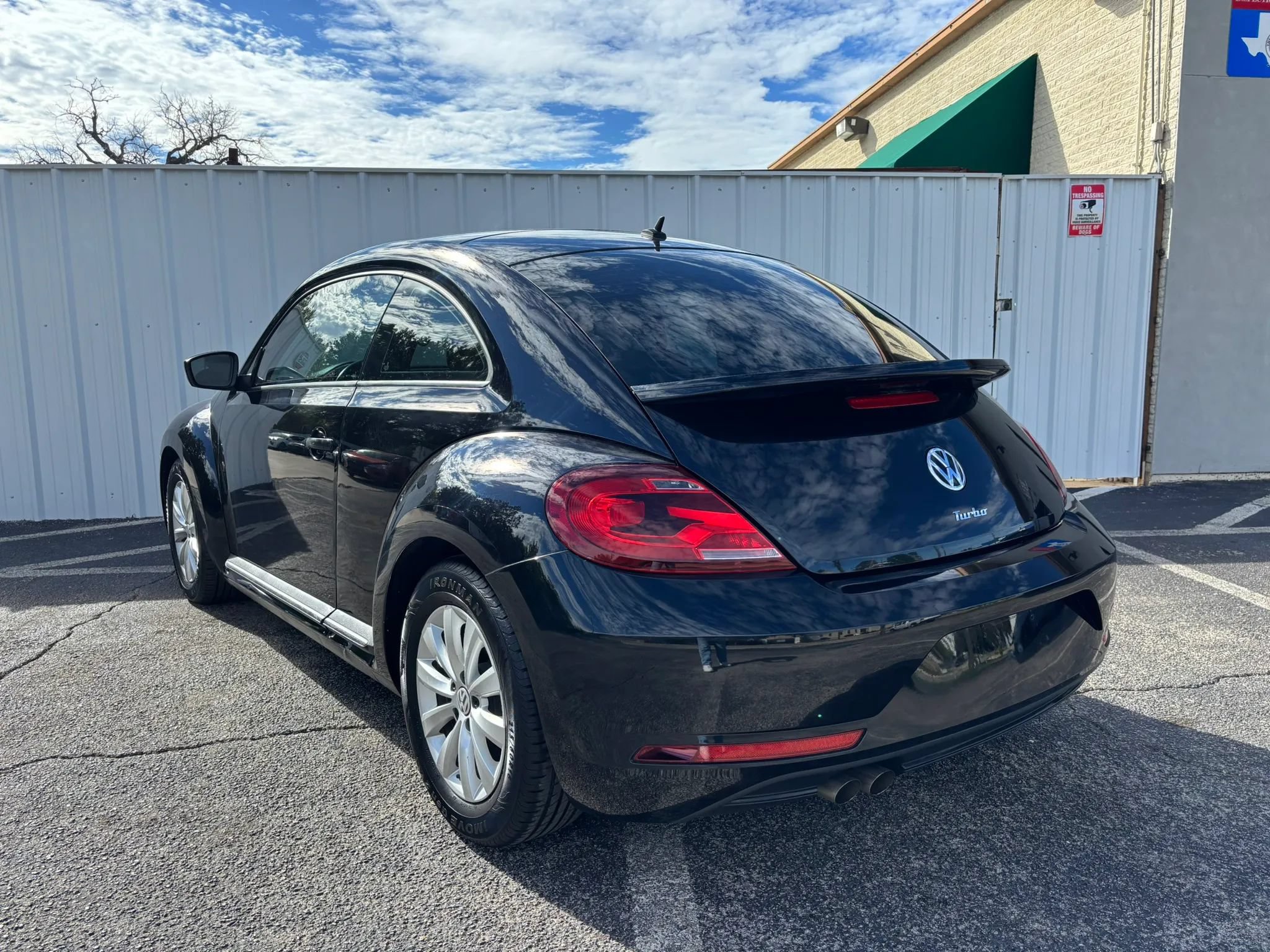 Used 2018 Volkswagen Beetle 2.0T S FWD image 3