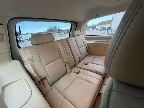 Used 2007 Cadillac Escalade AWD w/ Climate Package image 13