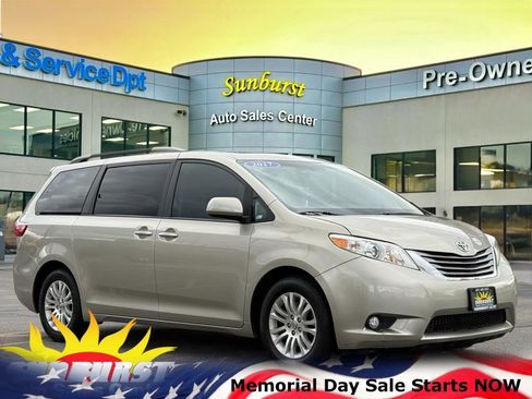Used 2017 Toyota Sienna XLE w/ XLE Navigation Package FWD image 1