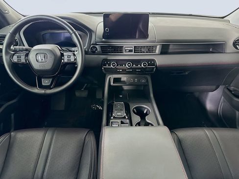 Used 2025 Honda Pilot Black Edition image 19