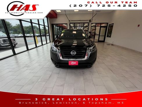Used 2024 Nissan Pathfinder SV AWD/4WD image 9