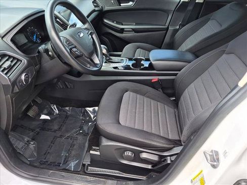 Used 2018 Ford Edge SE FWD image 16
