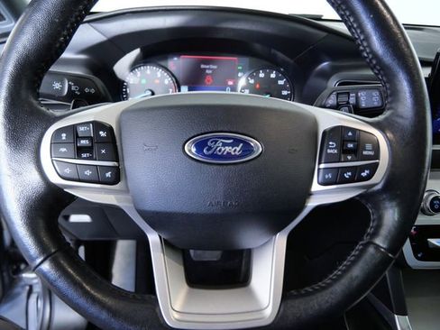 Certified 2021 Ford Explorer XLT w/ Equipment Group 202A image 3