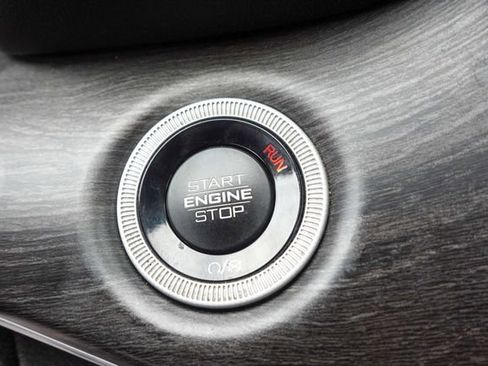 Used 2022 Jeep Grand Cherokee Limited image 17