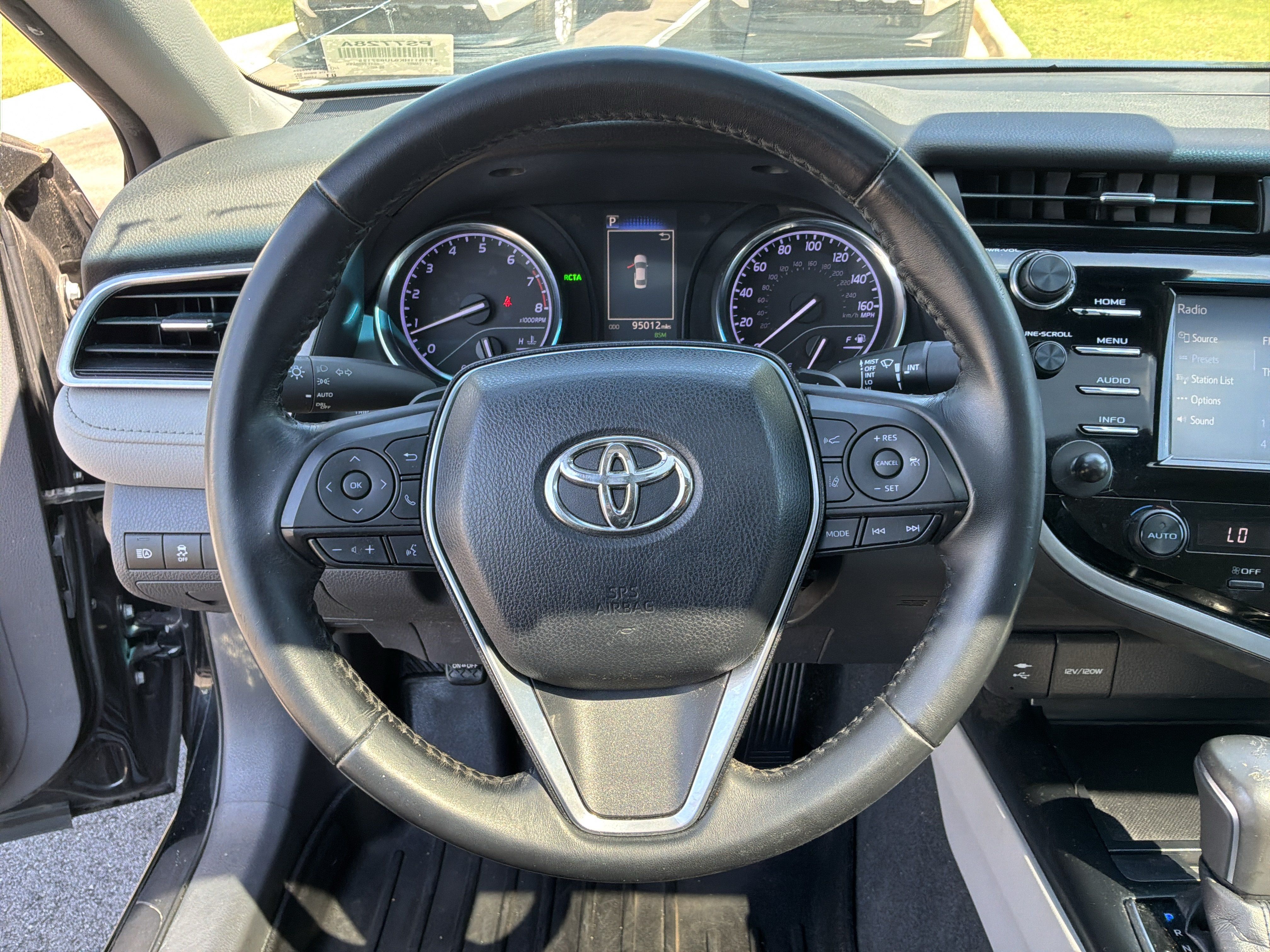 Used 2018 Toyota Camry SE w/ Moonroof Package FWD image 18