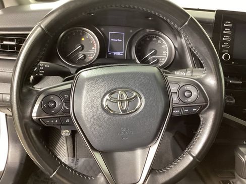 Used 2022 Toyota Camry SE w/ Convenience Package FWD image 13