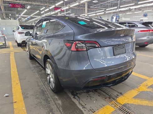 Used 2023 Tesla Model Y Long Range image 4