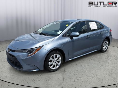 Used 2024 Toyota Corolla LE FWD image 1