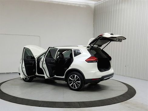 Used 2017 Nissan Rogue SL image 13