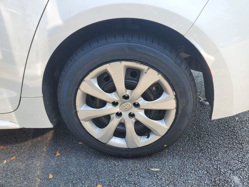 Used 2022 Toyota Corolla LE FWD image 8