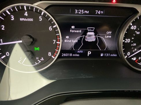 Used 2023 Nissan Pathfinder SV AWD/4WD image 17