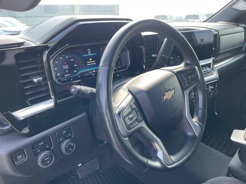 Used 2023 Chevrolet Silverado 1500 LT AWD/4WD image 10