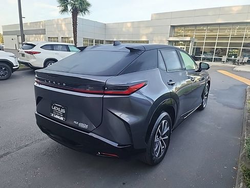 Certified 2023 Lexus RZ 450e Premium w/ Technology Package AWD/4WD image 5