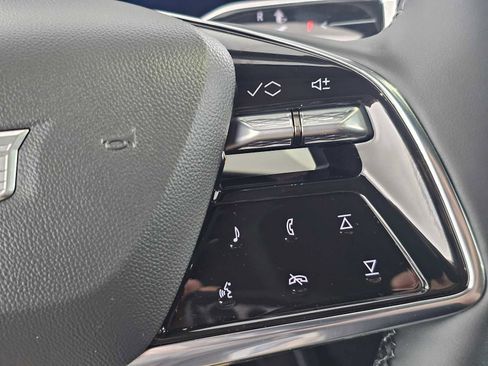 New 2026 Cadillac Optiq Luxury 1 image 29