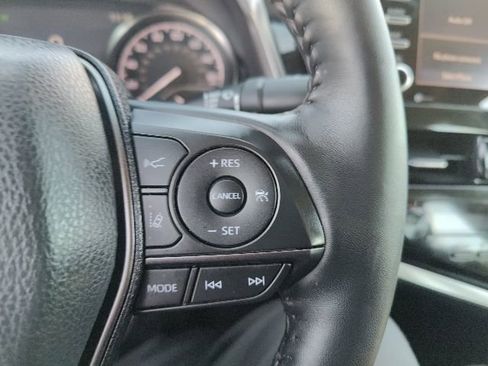 Used 2022 Toyota Camry SE w/ Cold Weather Package image 21