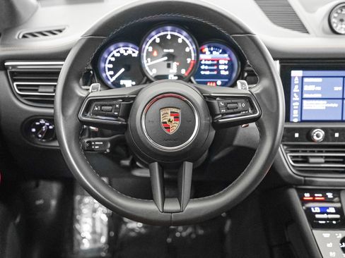 Certified 2022 Porsche Macan S w/ Premium Package Plus image 17