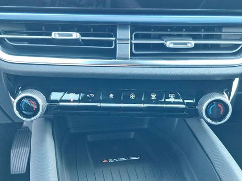 New 2026 Chevrolet Equinox EV LT image 31