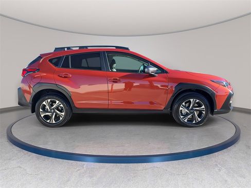 Used 2024 Subaru Crosstrek 2.0i Premium image 5
