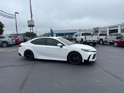 Used 2025 Toyota Camry SE w/ Convenience Package