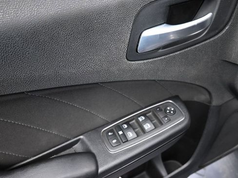 Used 2022 Dodge Charger R/T w/ Blacktop Package image 11