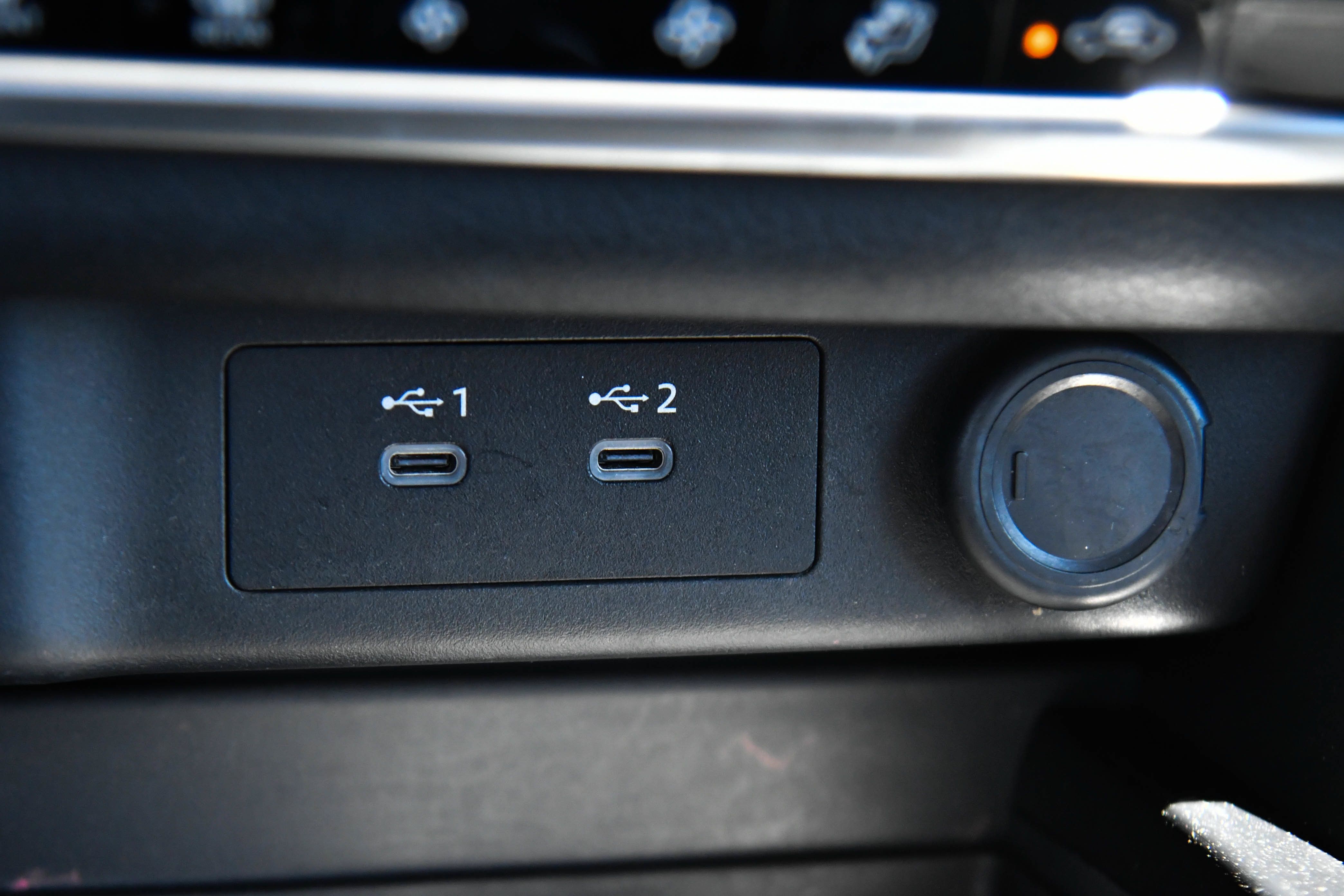 Used 2025 Nissan Rogue SV AWD/4WD image 24