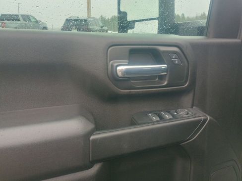 Used 2023 Chevrolet Silverado 2500 Custom w/ Custom Convenience Package image 10